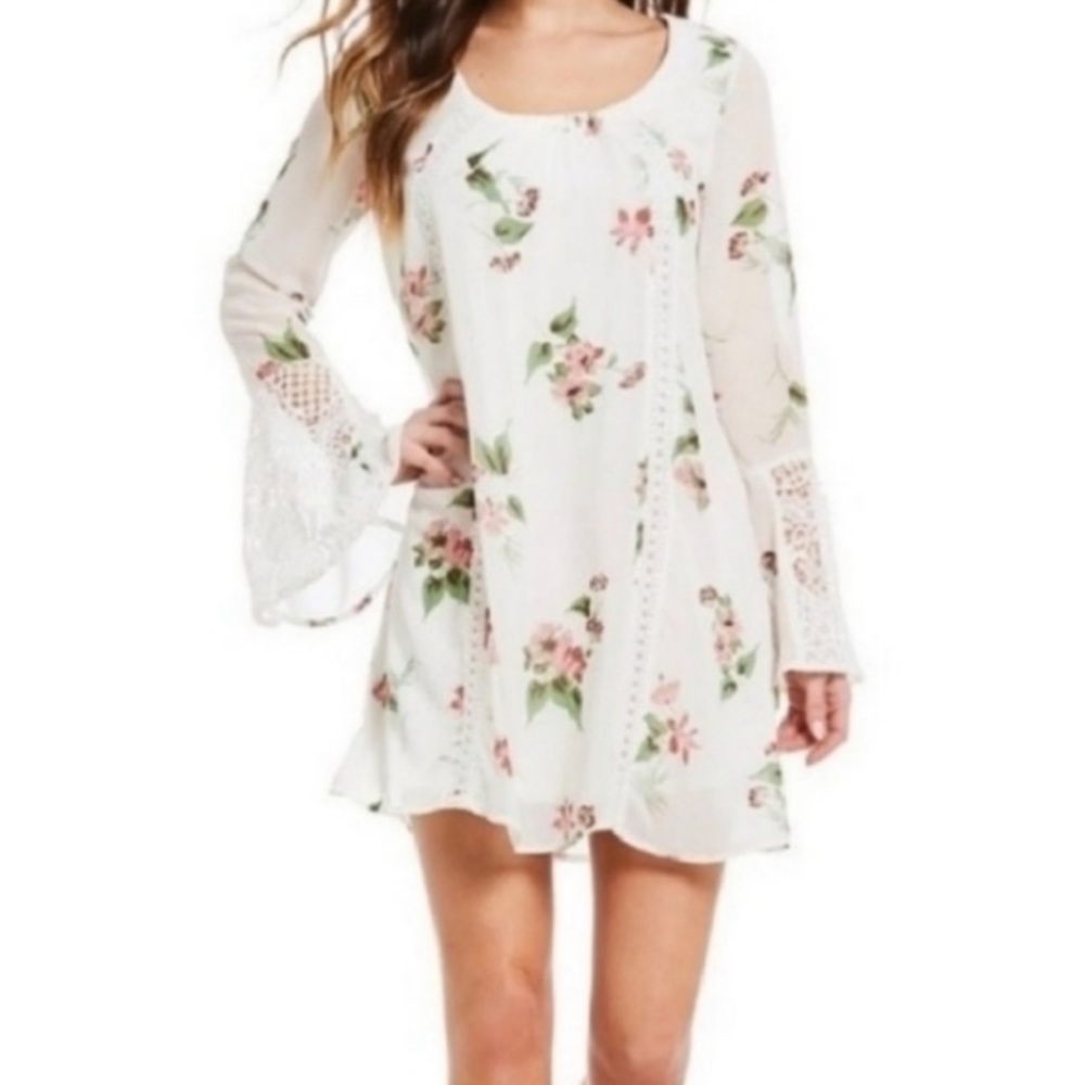🌸 Whimsical White & Floral Flared Sleeve Dress 🌸
(